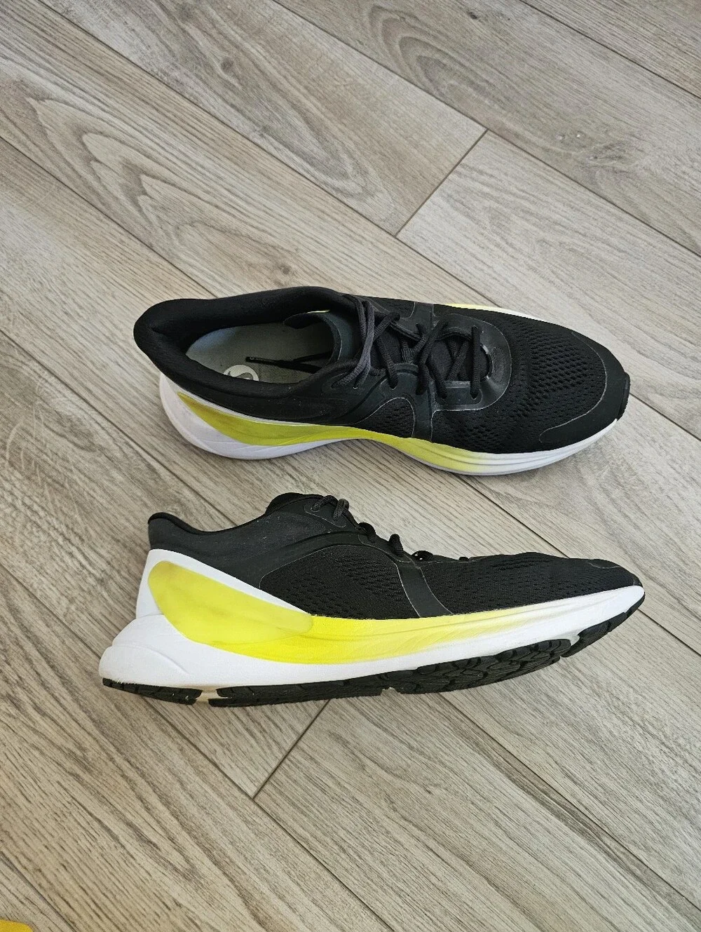 Lululemon - Blissfeel Black / Electric Lemon / White Running Shoes
